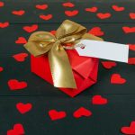 לא כל יום הוא הוא חג